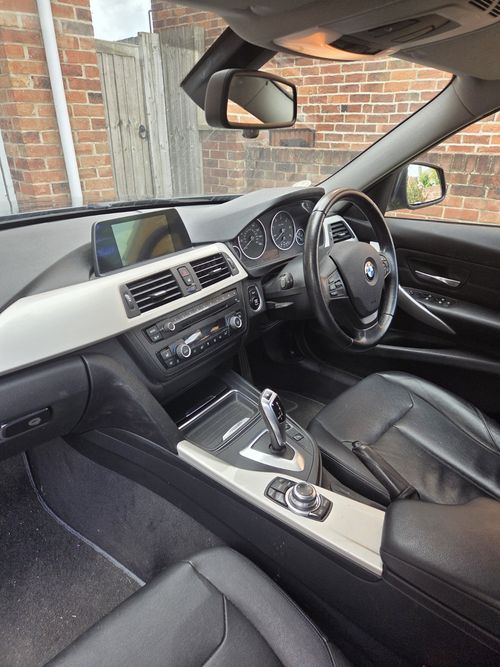BMW 320d Estate — image 2
