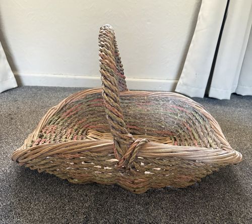 Large Rectangular  Wicker Basket with Handle, Freestanding Indoor Storage. — image 3