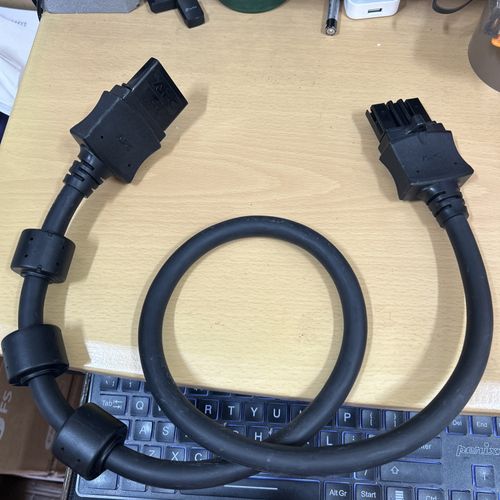 APC Smart-UPS X 120V Battery Pack Extension Cable - SMX040 — image 2