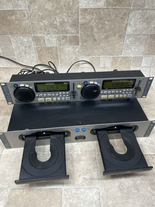 Skytec Tec 2700 DJ Controller and Dual CD Player- Read Description — image 9