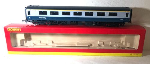 Hornby R4215 BR Mk 2D First Class Coach W3172 OO Gauge Boxed VGC Model Railway