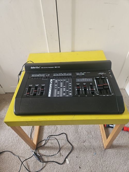 Datavideo SE-100 SD FORMAT digital video switcher — image 1