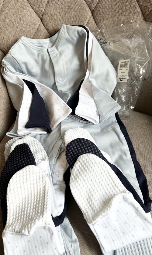 5 Baby Boy Sleepsuits 9-12 Months From George New with Tags — image 1