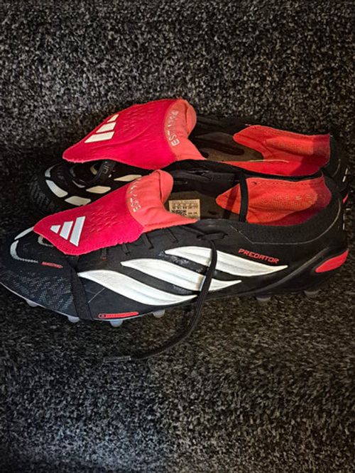 Mens predator elite astro studs  Boots Black/Red/White Moulded Studs Size 9 1/2