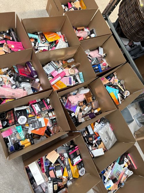 100pcs Mixed Job Lot Make-Up & Beauty Products, Assorted Brands, In Boxes,