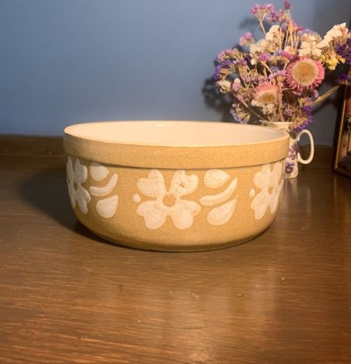 Sandy Brown Ceramic Round Vintage Bowl With White Daisy Flower Details Dogs Bowl