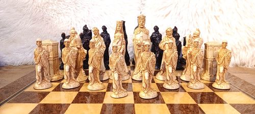 Chess SAC King Arthurs Camalot, 13cm King Ivory and Burgundy. Board not included