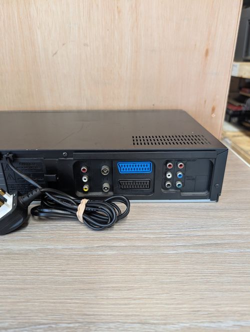Samsung DVD-V6800 VCR DVD Player 6 Head Hi-Fi Stereo Composite Video Recorder — image 6