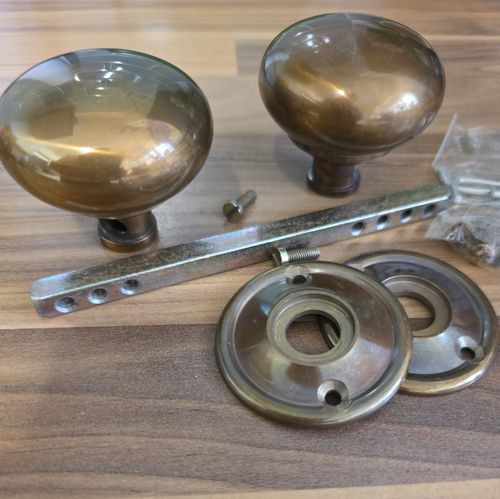 Antique Brass Vintage Style Door Knobs Rim Lock Handles New Reclaimed Old Stock — image 2