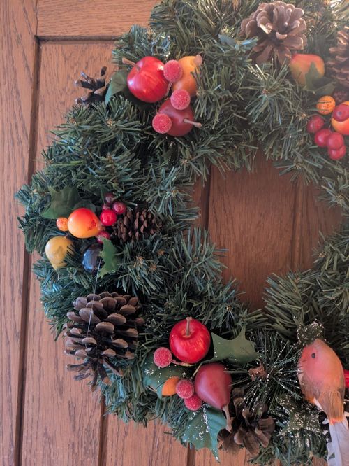Handmade Pine Christmas Wreath with Pinecones & Berries Green Red — image 4