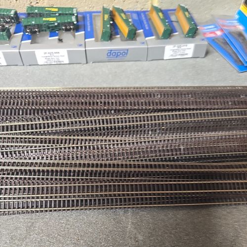 Peco SL-300 N gauge Flexible Wooden Sleeper Track Nickel Silver  60 full length — image 2