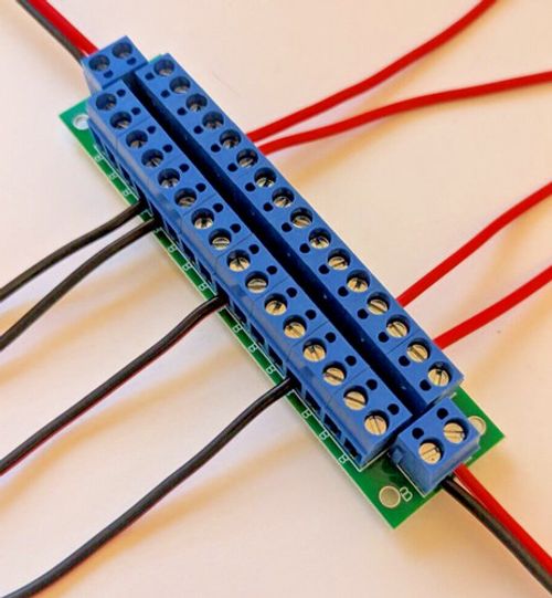 Power Distribution Board for DC, DCC and AC Grouped 2 channel 18 way connector