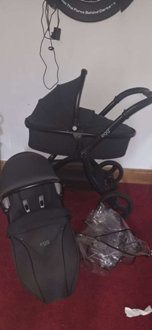 Egg2 Pushchair Pram Bundle Black | Carrycot, Seat Unit & Rain Cover | VGC