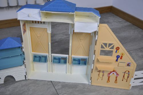 Vintage Barbie Stable Paddock Obstacles Horse Accessories Playset Job Lot Bundle — image 7