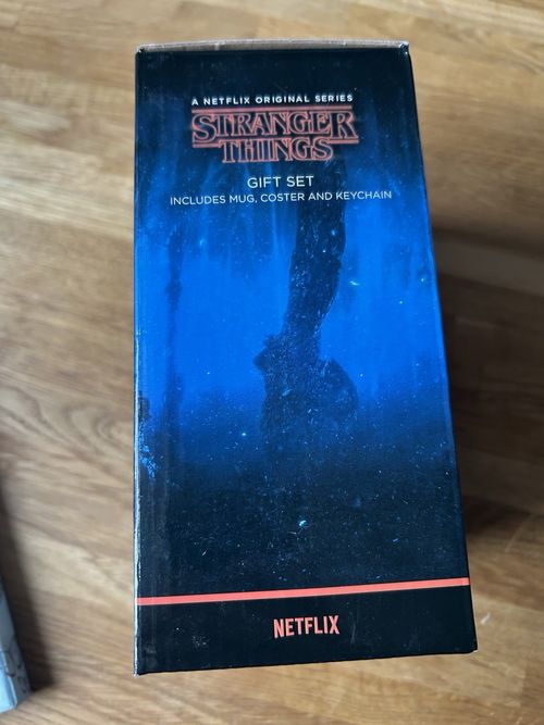 Stranger Things Mug, Mat And keyring Gift Set — image 5