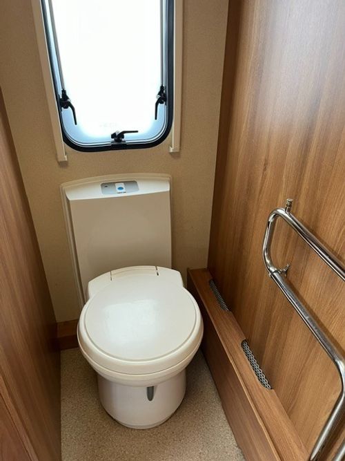 2012 SWIFT CONQUEROR  565 4 BERTH TOURING CARAVAN — image 20