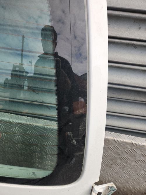 VOLKSWAGEN CADDY REAR VAN DOOR DRIVER SIDE WHITE 2015-2020 — image 5