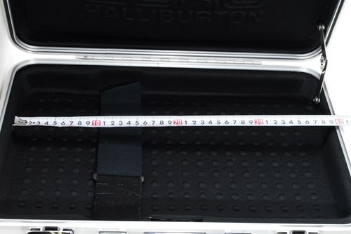 *NEAR MINT* ZERO HALLIBURTON Aluminum Attaché Camera Case Lock 49x35x27cm #JAPAN — image 9
