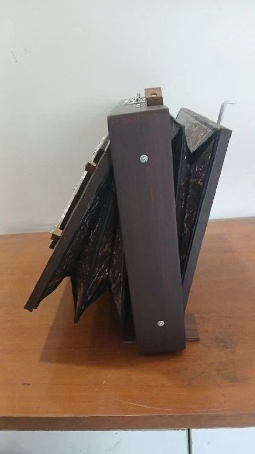 Large 26‑Key Shruti Box – 16″×12″×3″ – Dual Octave (C–B, C–C) – 432 Hz & 440 Hz — image 6