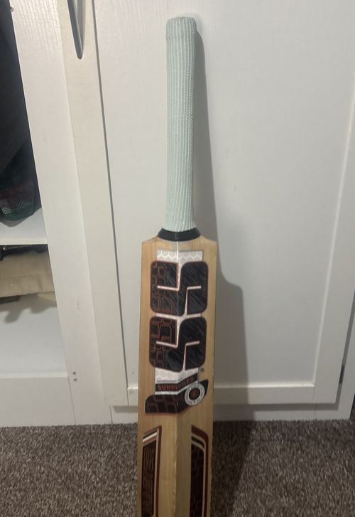 SS Master players  10000 Grade 1 English Willow Cricket bat Short handle 2.8lbs  — image 5