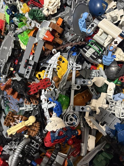 JOB LOT 250g (1/4 Kg) OF LEGO BIONICLE & HERO FACTORY ASSORTED PIECES Bundle — image 3