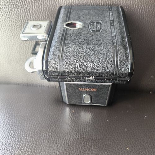 Zeiss Ikon Ikonta 521 Vintage Folding Rollfilm Camera — image 10