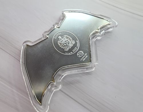 2025 Samoa $5 DC Batman Batarang 1oz .999 Silver Coin Colourised w/ Case — image 7