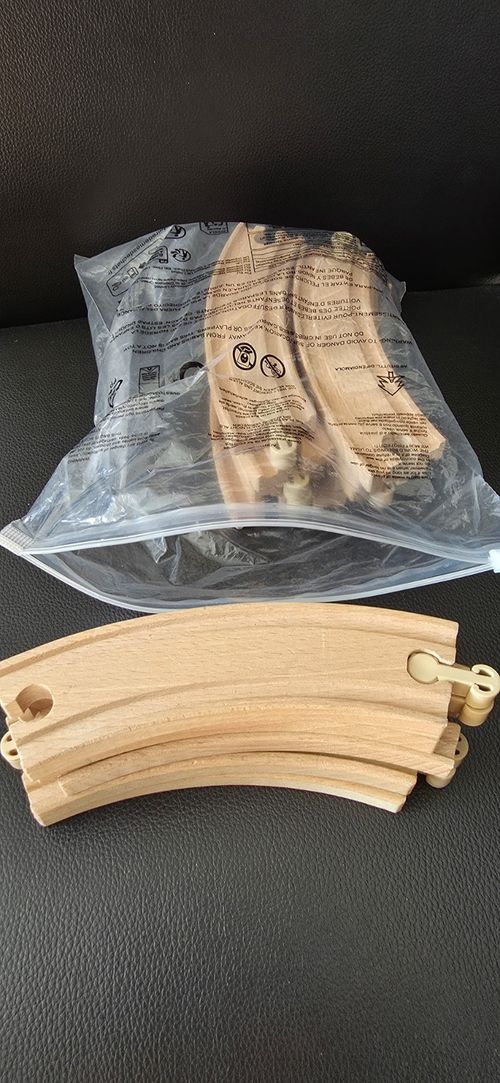 BRIO Wooden Railway Track Bundle with Turntable, Tunnel, Vehicles & Accessories — image 9