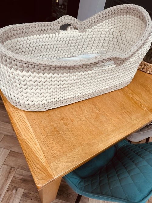 Handmade crochet Moses basket bassinet custom made in any colour 2/3 wk turnarou — image 2