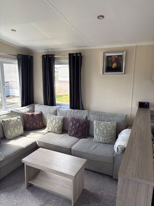 Static caravan for sale off site — image 8