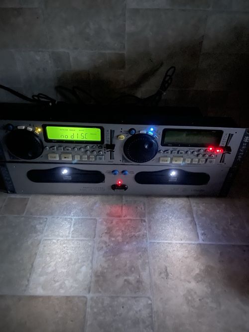 Skytec Tec 2700 DJ Controller and Dual CD Player- Read Description — image 2