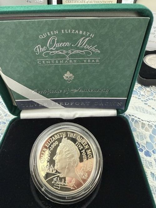 Queen Elizabeth The Queen Mother Centenary  Five Pounds Silver proof piedfort