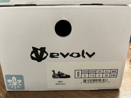Evolv Climbing Shoes - Size 5 uk — image 5