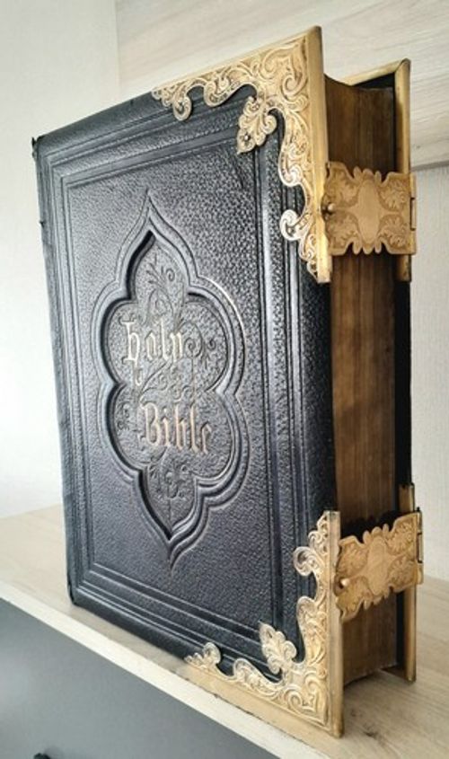 STUNNING ANTIQUE HOLY BIBLE WITH BRASS CLASPS & EDGING, PLATES, c1880