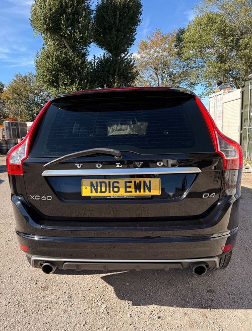 Volvo XC60 D4 R - Design — image 7