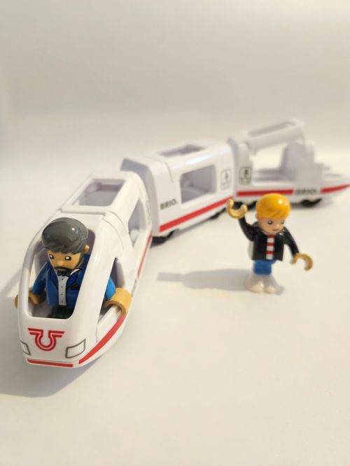 BRIO White Passenger Train Cars with 2 Figures for Pre-School Kids — image 1
