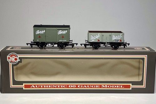 Dapol Burton-on-Trent Bass Brewery Wagons Twin Pack In Grey Ltd Ed - OO Gauge