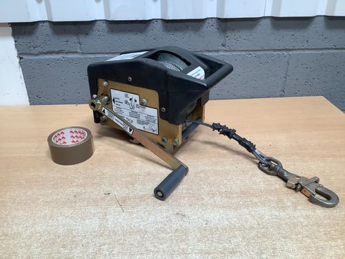 SALA 60L CONFINED SPACE ENTRY RESCUE  WINCH WITH HANDLE — image 1