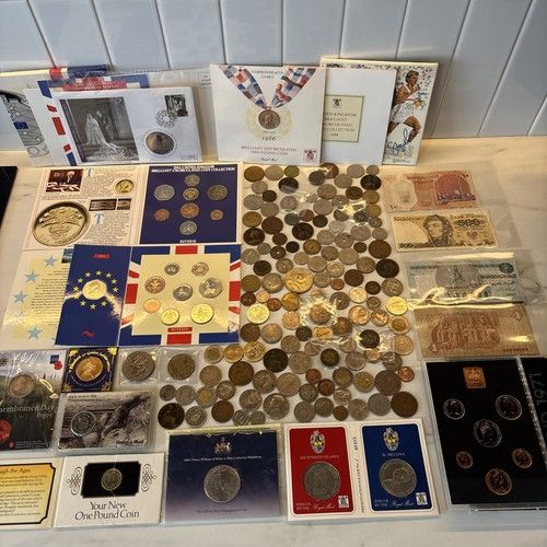 Job Lot of Coin Collection UK and World Coin Banknotes Token Medal Vintage coin