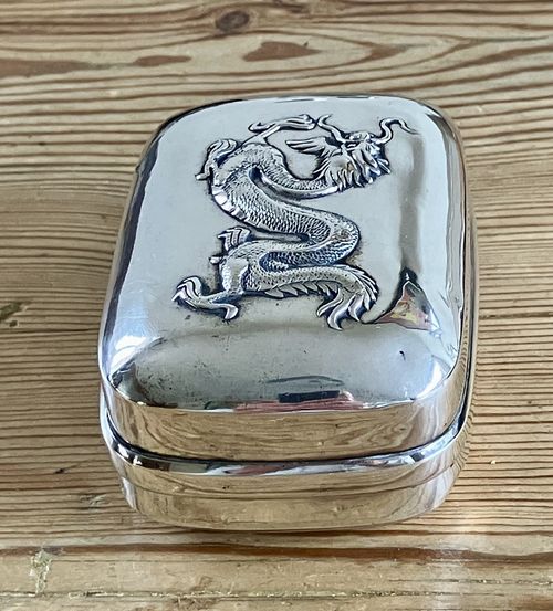 Rare Antique Chinese Export Silver Repousse Dragon Soap Box Lien Hing Circa 1900 — image 4