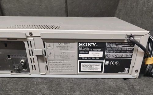 Sony SLV-D950 Dolby Digital DVD Player / Video Cassette Recorder Main Unit — image 10
