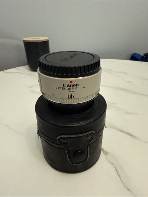 Canon Extender EF 1.4x Teleconverter Mark 1 EF Mount with Case — image 1