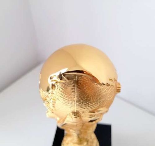 Trophy replica World Cup 2026 big metal with Pedestal (Official Licensed) 20 cm — image 4