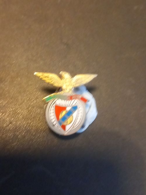 New SL Benfica Football Crest Enamel Pin Badge, Benfica Football Fans Pin Badge — image 5