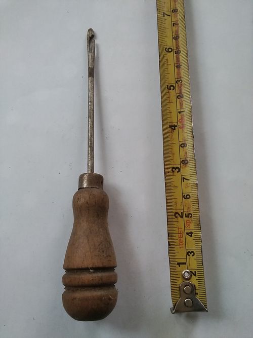 Untrapped Carpet Hook — image 1