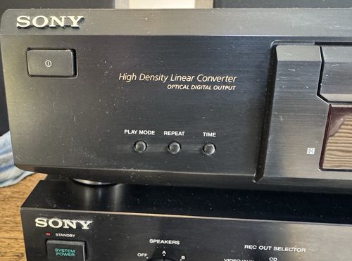 Sony Amplifier F410R with Remote - Sony CDP-XE330 Sony 141 ES Matching Speakers  — image 20