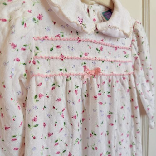 VTG Y2K Baby Girls White Pink Floral Footed Sleeper Collared Smocked Bow Zip — image 1