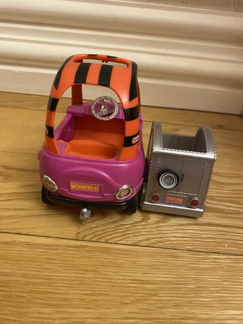 LOL Surprise Doll Little Tikes Cozy Coupe Pink Flame Car with Trailer 3SP1CY MGA — image 11