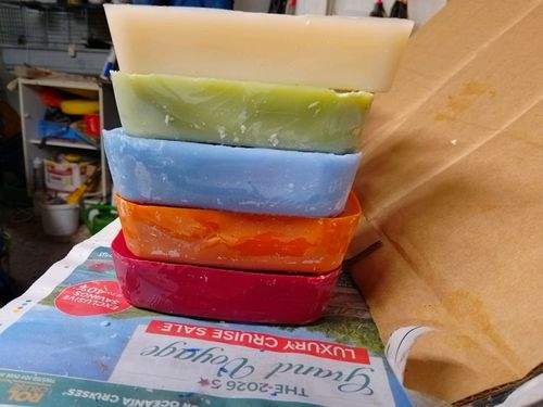Candle wax 1.8kg for making candles Coloured @ lightly scented — image 9