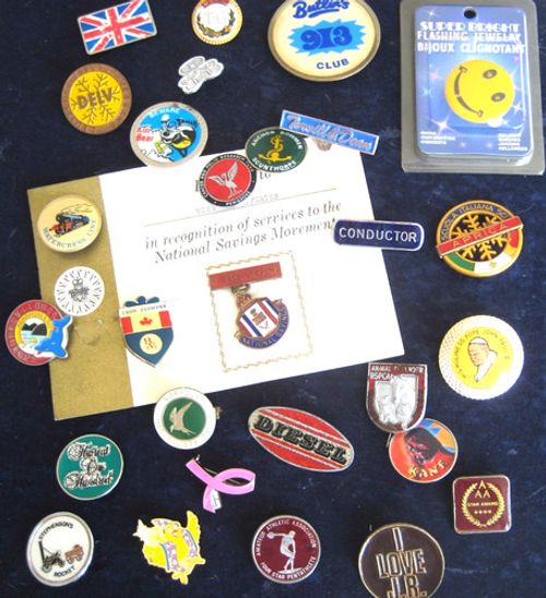 COLLECTION MIXTURE VINTAGE METAL ENAMEL & ACRYLIC PIN BADGES ALL SORTS BARGAIN